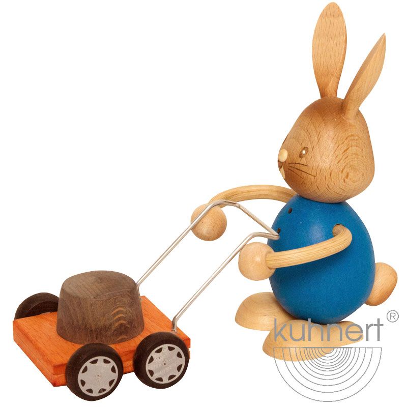 Hase Stupsi mit Rasenmäher