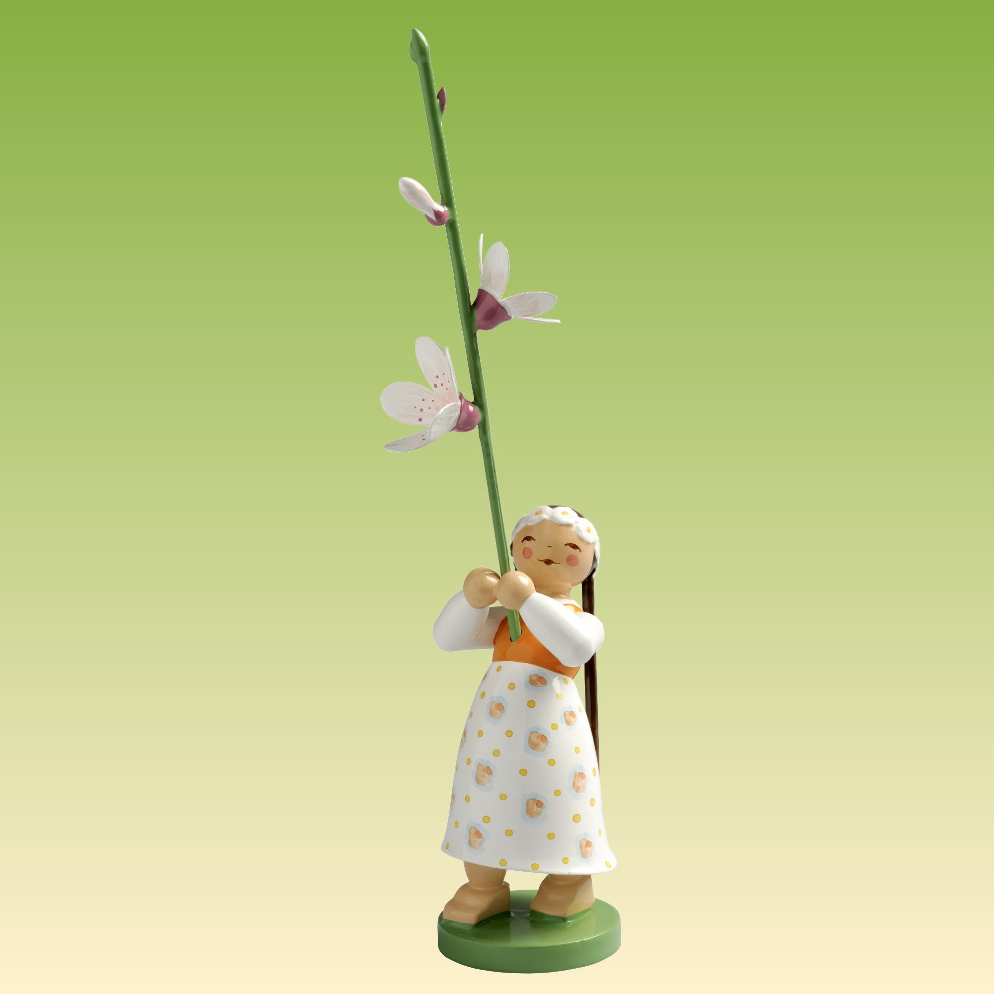 Mädchen mit Kirschblüte