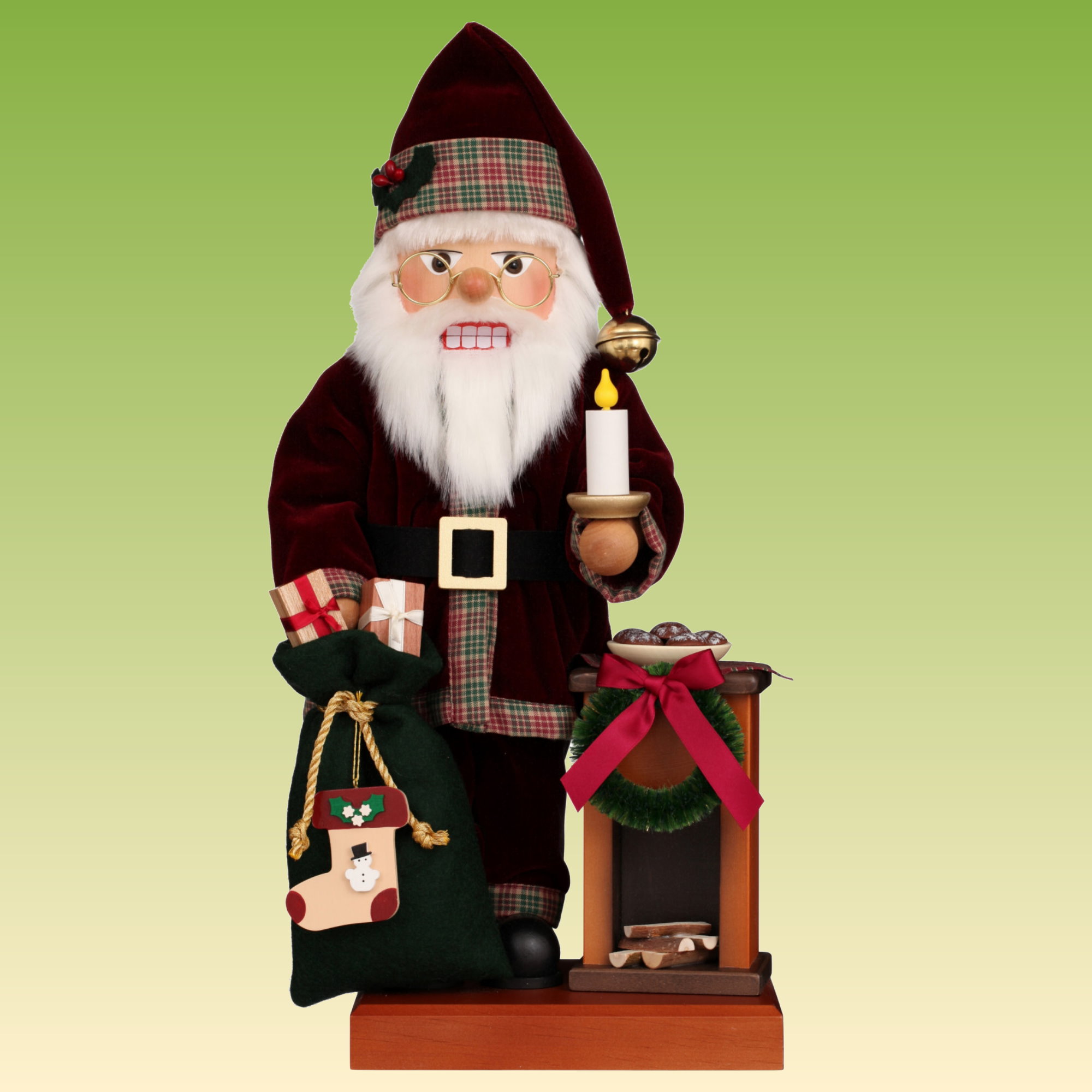 Nussknacker Weihnachtsmann am Kamin