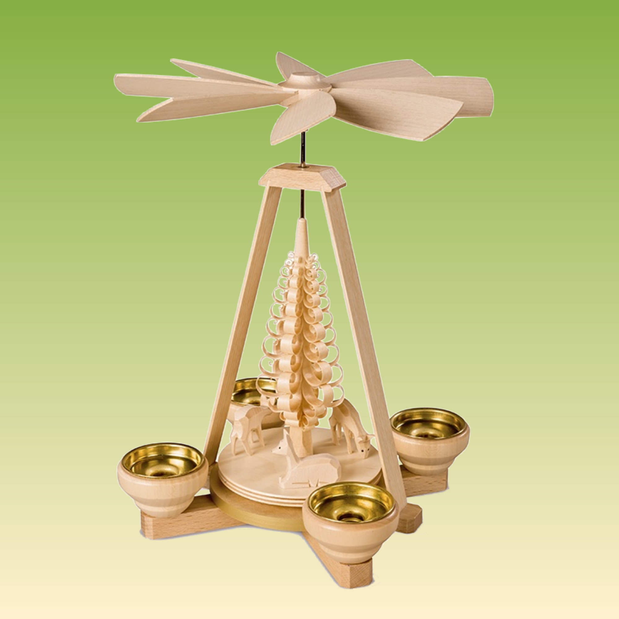 Pyramide mit Rehe geschnitzt