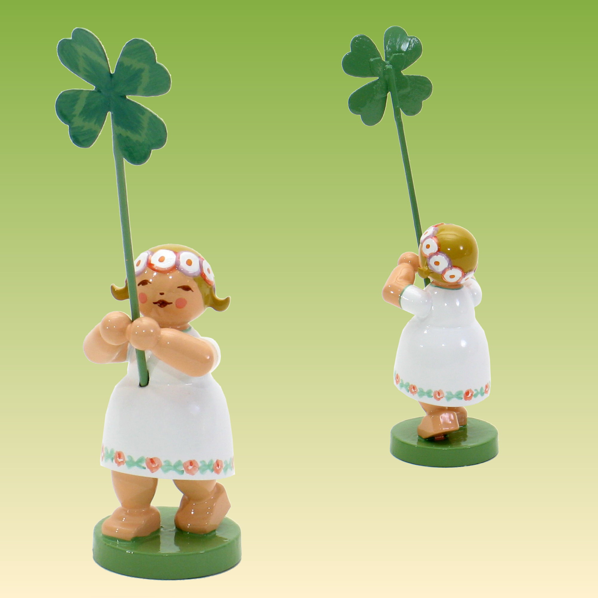 Blumenkind Mädchen mit Kleeblatt