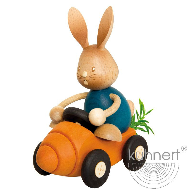 Hase Stupsi im Möhrenflitzer